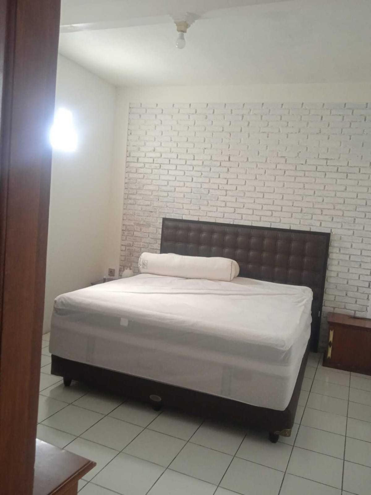 Express O 92299 Bumi Bati Deudeuh Hotel